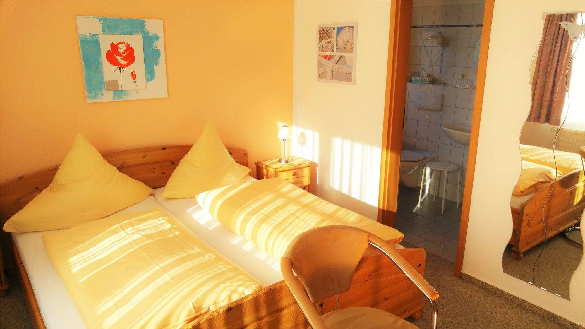 Krummhörn Naturwert Hotel Garni Ursula מראה חיצוני תמונה